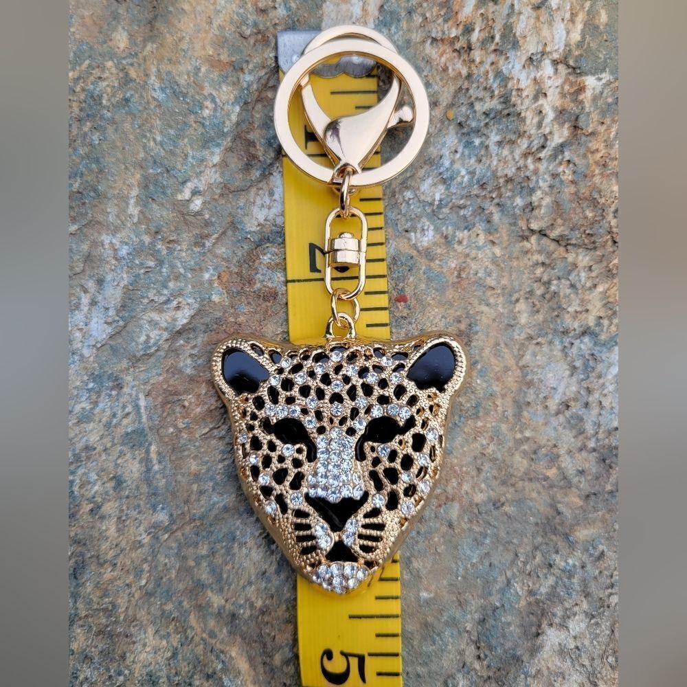 Crystal Leopard Head Keychain‎ - Picture 3 of 6